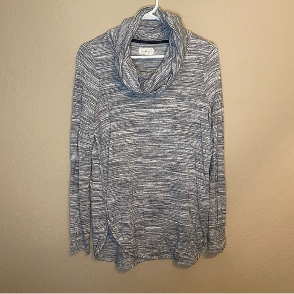 Lou & Grey Gray Space Dye Funnel Neck Dolphin Hem Long Sleeve - Picture 1 of 6